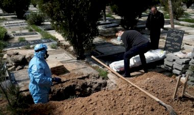 İran'da son 24 saatte Kovid-19'dan 211 kişi hayatını kaybetti