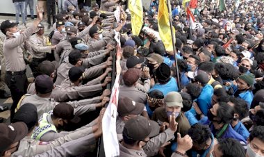 Endonezya’da yeni istihdam paketine karşı gösteriler sürüyor