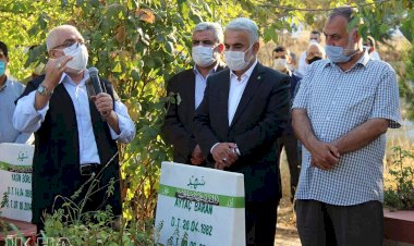 6-8 Ekim şehidleri kabirleri başında anıldı