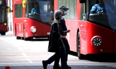 İngiltere'de günlük vaka sayısında rekor artış