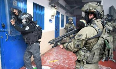 Açlık grevine başlayan 32 Filistinliye hücre cezası!