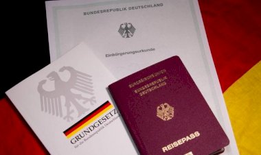 Kadın görevlinin elini sıkmayan göçmene vatandaşlık verilmedi