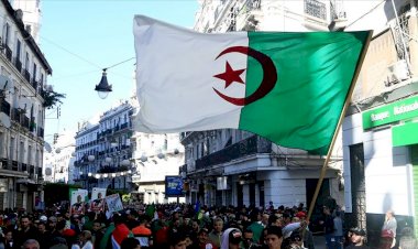 Cezayir'den Fransa'ya İslam'a hakaret sebebiyle dava açılması çağrısı