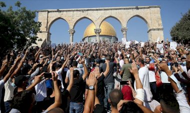 Macron'un İslam karşıtı tutumu Mescid-i Aksa'da protesto edildi
