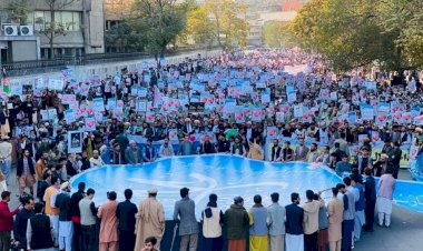 Afganistan'da Fransa'daki İslam karşıtı açıklamalar protesto edildi