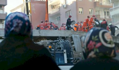 İzmir'de can kaybı 58'e yükseldi