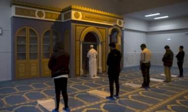 Atina'nın ilk camisi ibadete açıldı