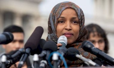 ABD'nin ilk kadın Müslüman vekillerinden İlhan Omar yeniden seçildi