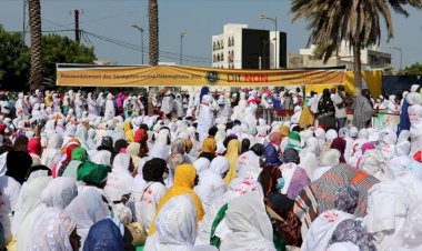 Macron'un İslam'ı hedef alan sözleri Senegal'de kınandı