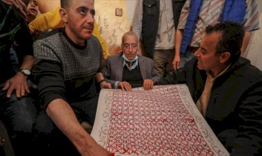 Filistinli Semih dede 'özgürlük takvimi'yle 16 yıldır yolunu gözlediği oğluna kavuştu