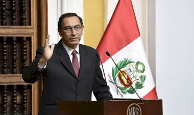 Peru Devlet Başkanı Vizcarra görevinden azledildi