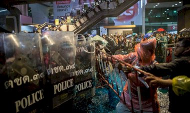 Tayland'da hükümet karşıtı protestolar sürüyor