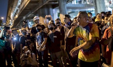 Tayland'da protestocuların talep ettiği anayasal reform tasarıları mecliste onaylandı