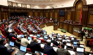 Ermenistan’da üç bakan görevden alındı