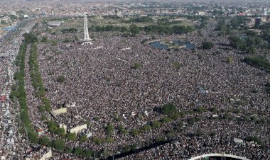 Tahrik-i Lebbeyk Pakistan'ın kurucusu Rizvi'nin cenazesine on binlerce kişi katıldı