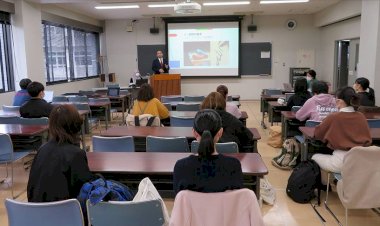 Japonya'da üniversite öğrencilerine ezan semineri