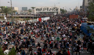Bağdat'ta Sadr yanlıları erken seçime katılma çağrısına destek gösterisi yaptı