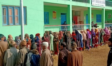 Cammu Keşmir'de özel statünün kaldırılmasından sonra ilk kez seçim yapılıyor