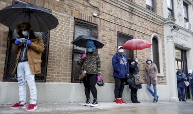 Zengin New Yorklular, Kovid-19 testi kuyruğunda kendileri için bekleyecek insanlar tutuyor