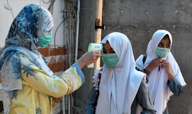 Pakistan'da Kovid-19 vaka artışları sürüyor