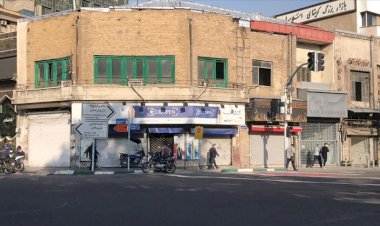 İran'da Kovid-19 kısıtlamaları nedeniyle çarşı ve pazarlar kapalı