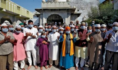 Pakistan'da Kovid-19'dan korunmak için önlemlerin yanı sıra ülke genelinde dua edilecek