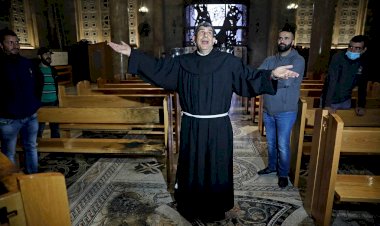 Kudüs'teki Azap Kilisesi'ni yakmaya çalışan Yahudi'yi Filistinli Müslümanlar engelledi