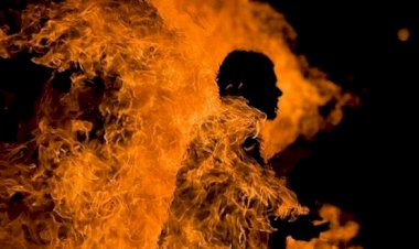 Hindistan'da yolsuzlukları yazan muhabir evinde diri diri yakıldı