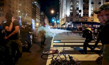 ABD'nin başkenti Washington'da karşıt gruplar birbirine girdi