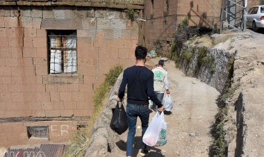 Umut Kervanı Bitlis'te 200 aileye yardımda bulundu