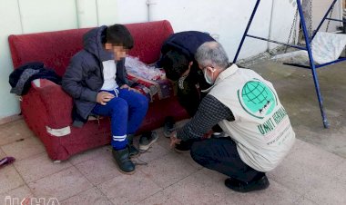 Antalya’da yetim çocuklara bot ve mont yardımı yapıldı