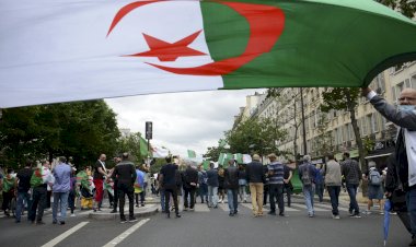 Cezayir, Fransa'dan sömürge dönemine ait belgeleri istedi