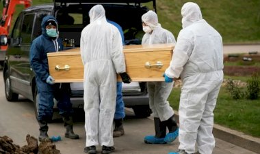 İngiltere'de son 24 saatte 691 kişi Kovid-19 nedeniyle hayatını kaybetti