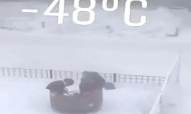 -48 derecede sokakta oynayan Yakutistanlı çocuklar İngilizleri şaşırttı