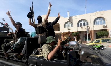 Paralı askerlerden intikam almak isteyen Libyalılar Hafter'e ait karargahı bastı