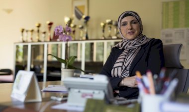 Bosna Hersek'te Muminovic ilk başörtülü bakan oldu