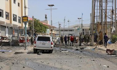 Somali'de belediye başkanının konvoyuna saldırı: 6 ölü