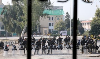 İslamabad’da muhalefet partilerinin protestosu sebebiyle güvenlik önlemleri artırıldı