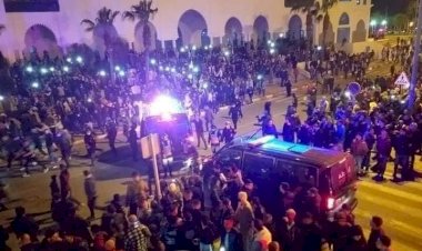 Fas'ta yüzlerce kişi ekonomik sıkıntıyı protesto etti