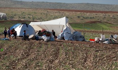Siyonist rejimin baskı, yıkım ve işgal politikalarının hedefindeki 'Hımsa el-Bakia' bölgesinde halk göçe zorlanıyor