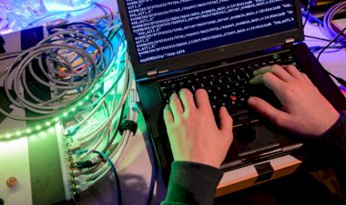 BAE Katar Emiri'nin annesiyle Michelle Obama arasındaki yazışmalar üzerinden gizli bilgilere ulaşmış