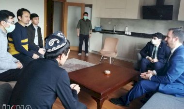 HÜDA PAR'dan eylemleri engellenen Doğu Türkistanlılara ziyaret