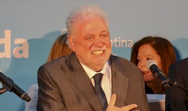 Arjantin Sağlık Bakanı bazı kişilere kayıt dışı Kovid-19 aşısı yaptırdığı için istifa etti