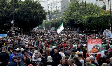 Cezayir'de 'Hirak' gösterilerinin gölgesinde girilen seçim sürecinde siyasi kriz sürüyor