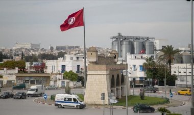 BAE'nin Tunus'a hibe ettiği aşılar ülkedeki siyasi krizi derinleştirdi