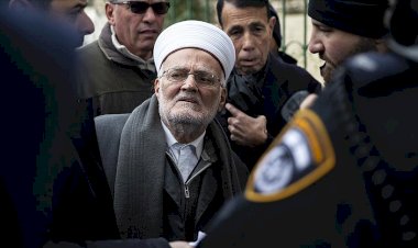 Siyonist rejim güçleri Mescid-i Aksa İmam Hatibi Şeyh Sabri'yi gözaltına aldı