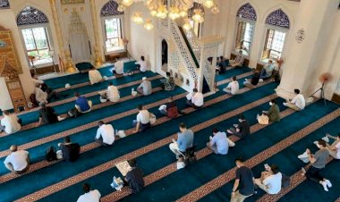 Salgın nedeniyle kapalı olan Tokyo Camii yeniden ibadete açıldı