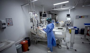 Avrupa'da yeniden yükselen Kovid-19 vakaları 'üçüncü dalga' endişesini artırıyor