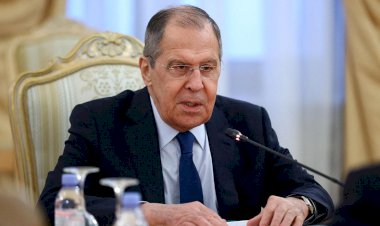 Lavrov: Batı'nın kontrol ettiği uluslararası ödeme sistemlerinden uzaklaşmalıyız