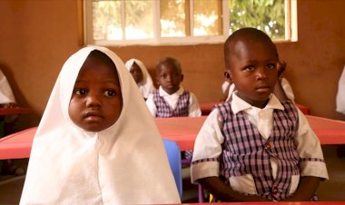 Nijerya'da başörtüsü konusunda uzlaşıya varılamaması nedeniyle kapatılan 10 okulda eğitime yeniden başlandı